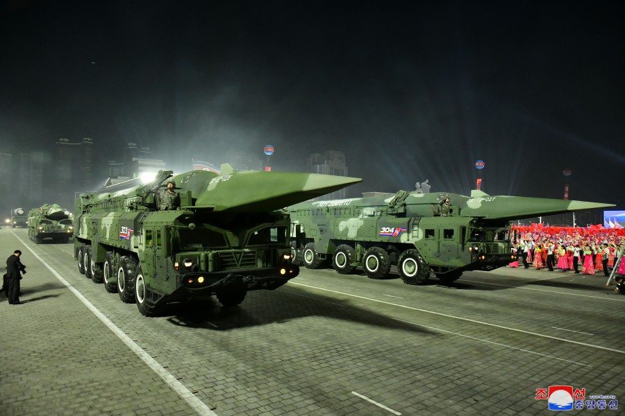 57-조선인민군창건 90돐경축 열병식